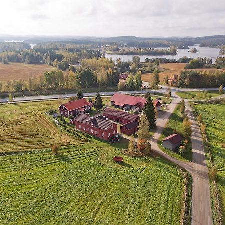 莱米提拉乡村住宿酒店 Petäjävesi 外观 照片