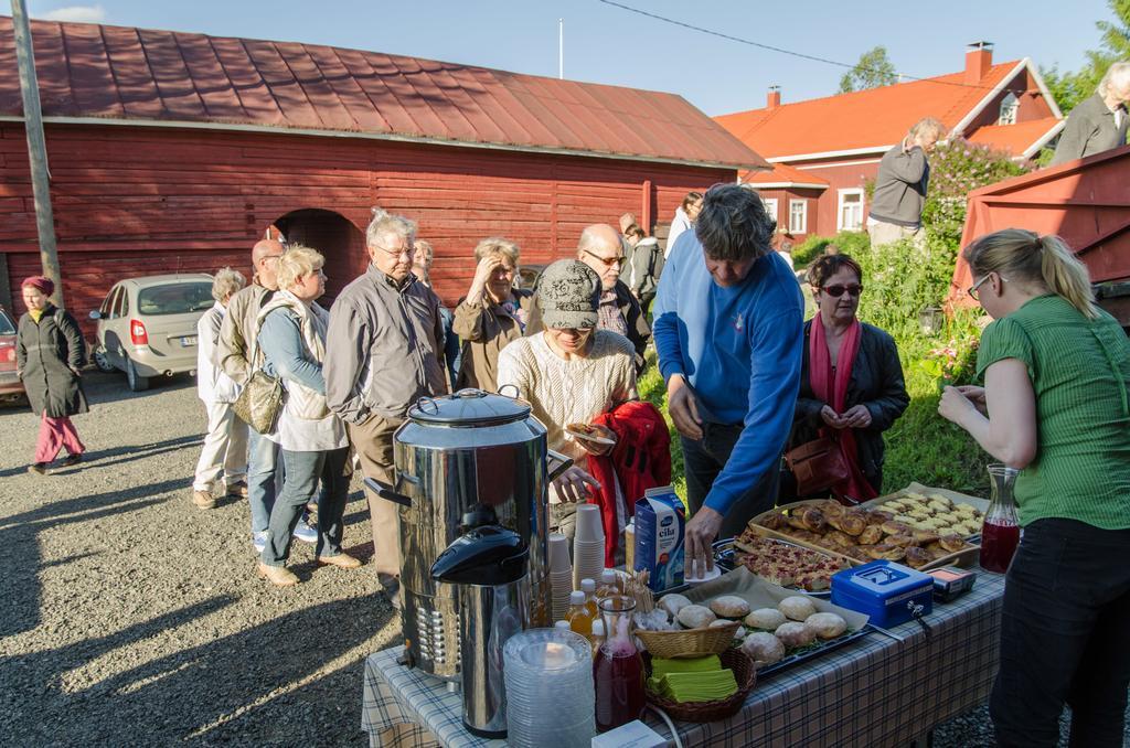 莱米提拉乡村住宿酒店 Petäjävesi 外观 照片